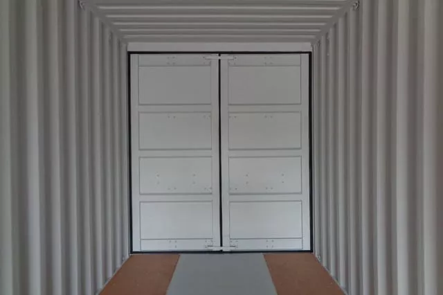40′ NEW HIGH CUBE DOUBLE DOOR - Image 3