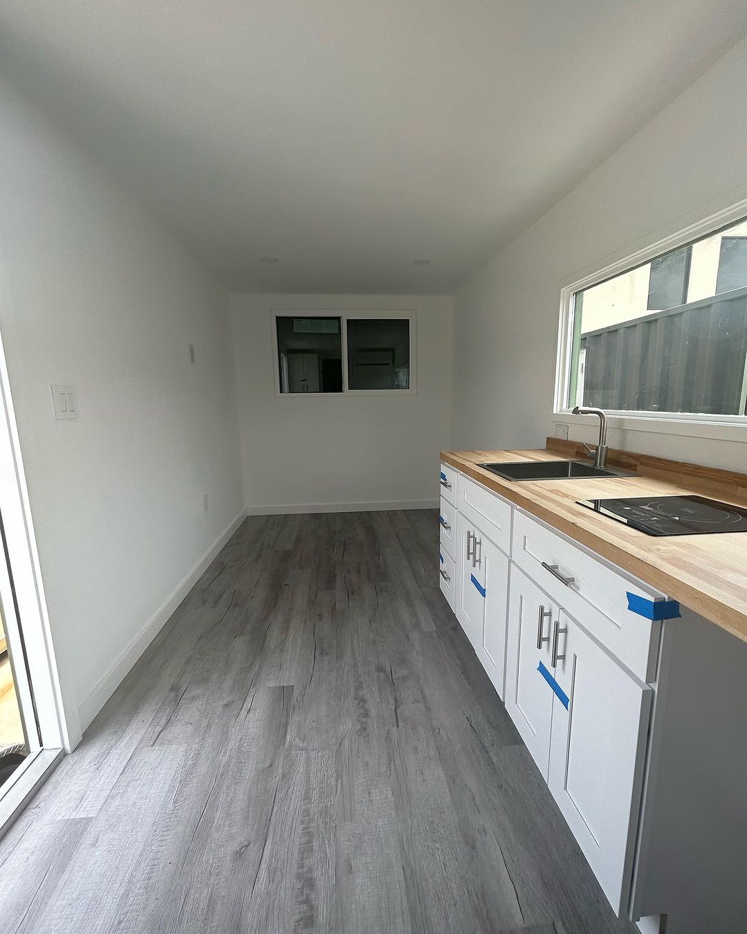 20x8ft Portable Container House On Wheels - Image 2