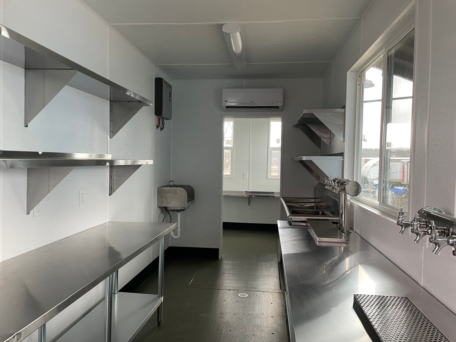 40ft Shipping Container with bar - Image 4