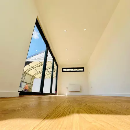 20x8ft Custom Shipping Container Converted Office | Portable Building | Garden Office - Image 7