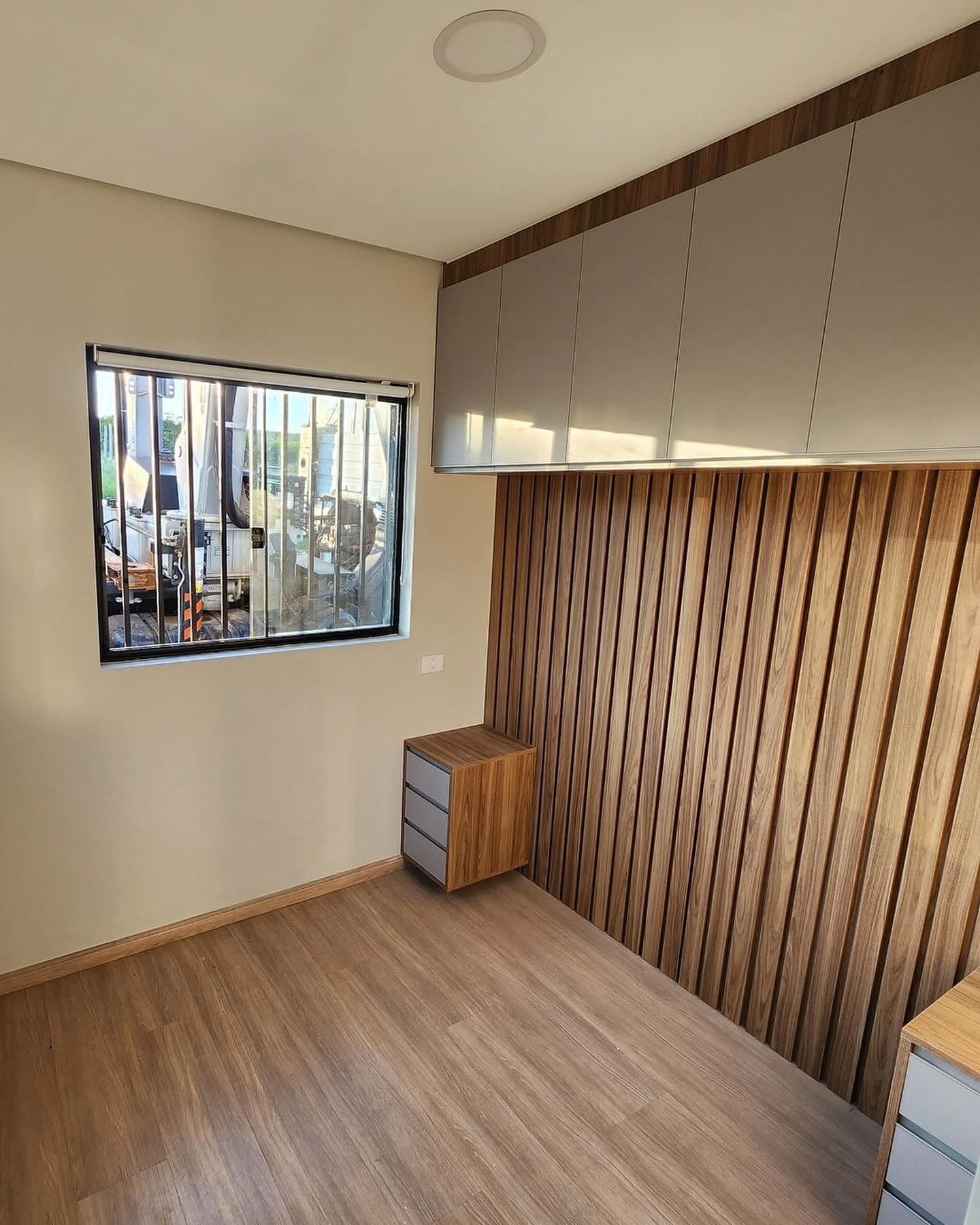 Custom 20ft Shipping Container Home With Water Tank - Image 3